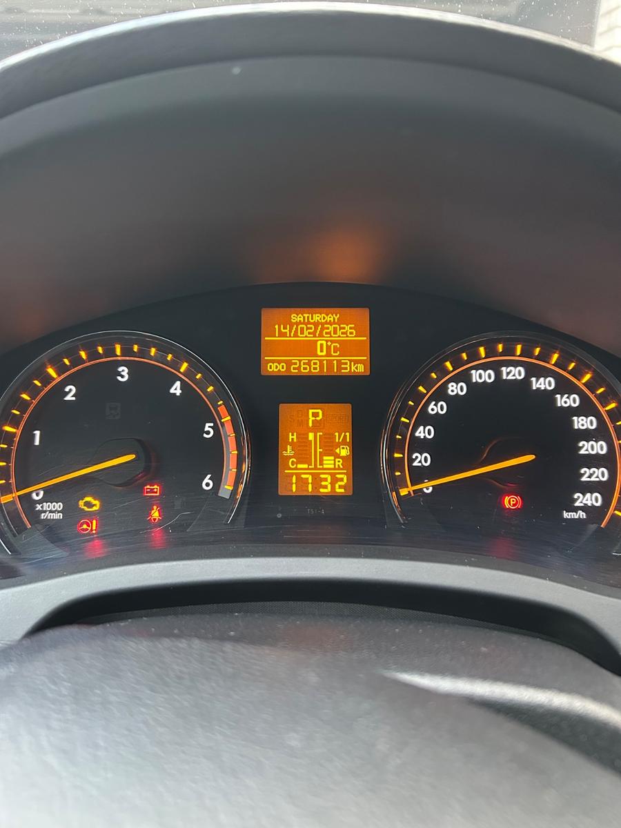Toyota Avensis 2011 — photo 14