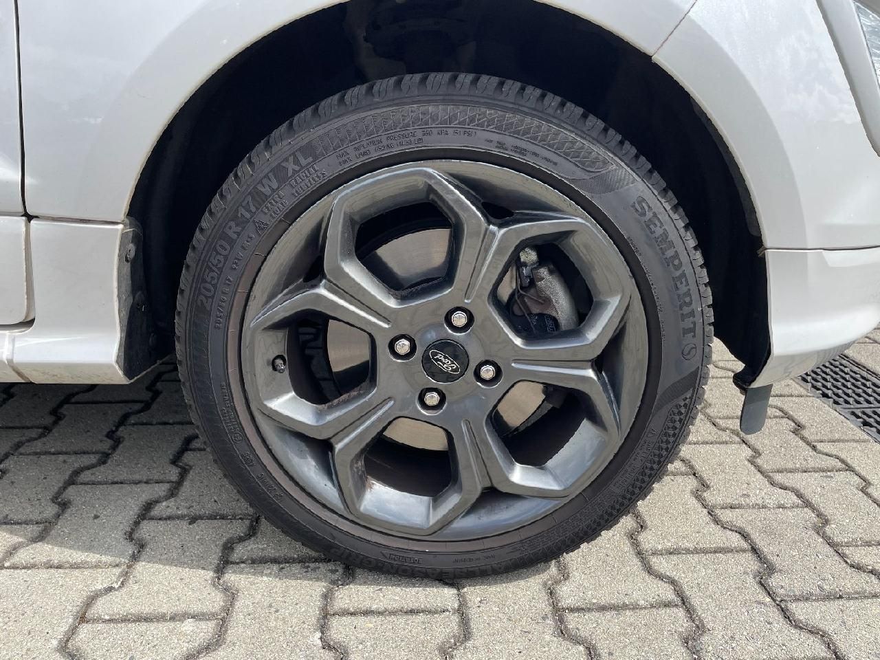 Fahrzeugabbildung Ford EcoSport ST-Line Winterpaket, Navi
