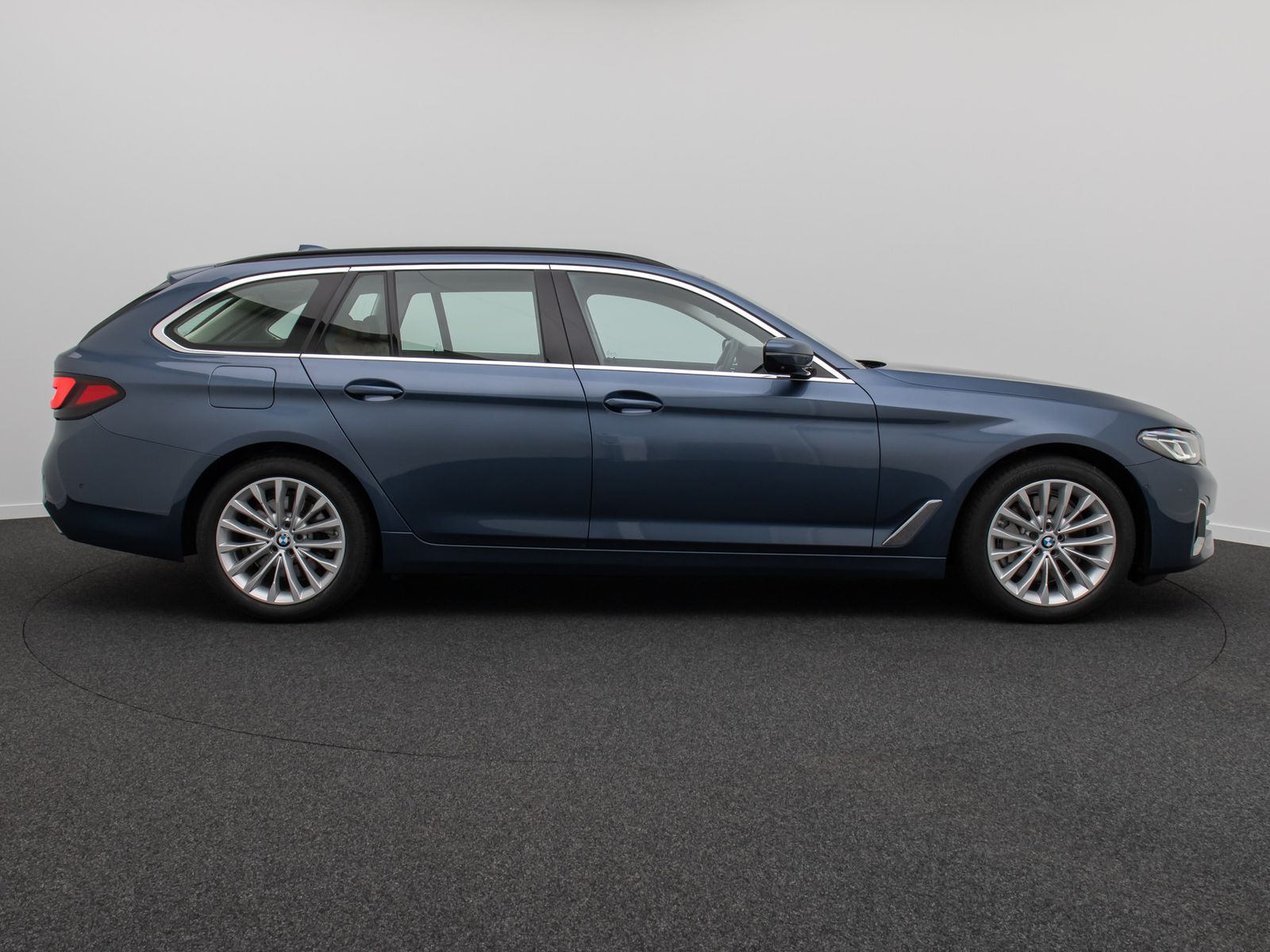 Fahrzeugabbildung BMW 530i xD LuxuryLine HUD Laser 360°Komfort 4xKlima