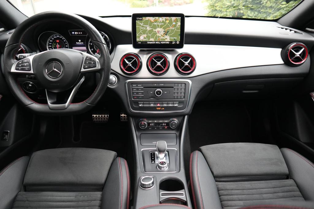 Mercedes-Benz CLA 45 AMG Shooting Brake