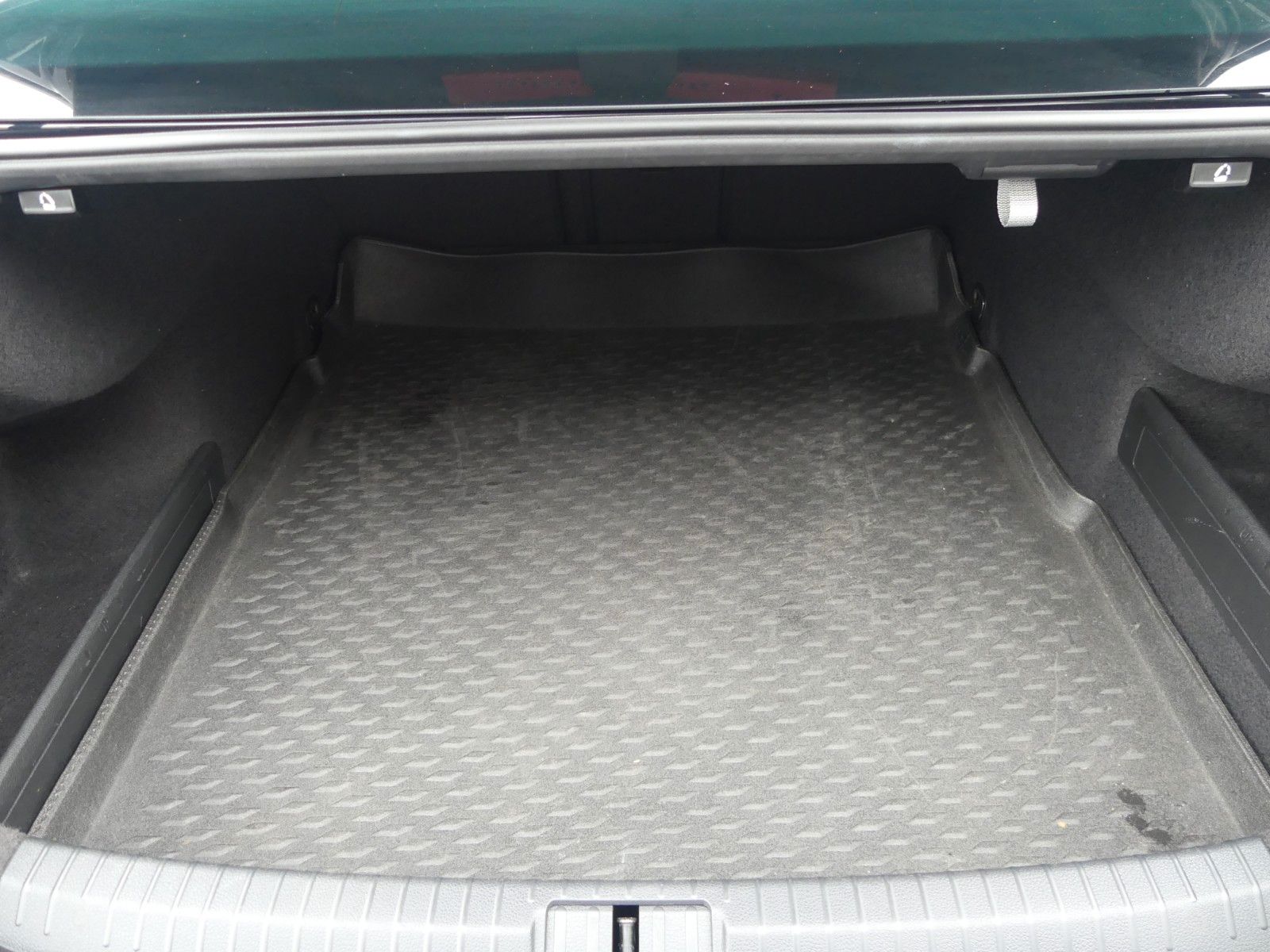 Fahrzeugabbildung Volkswagen Passat Lim. Elegance R-Line Leder Navi Kamera