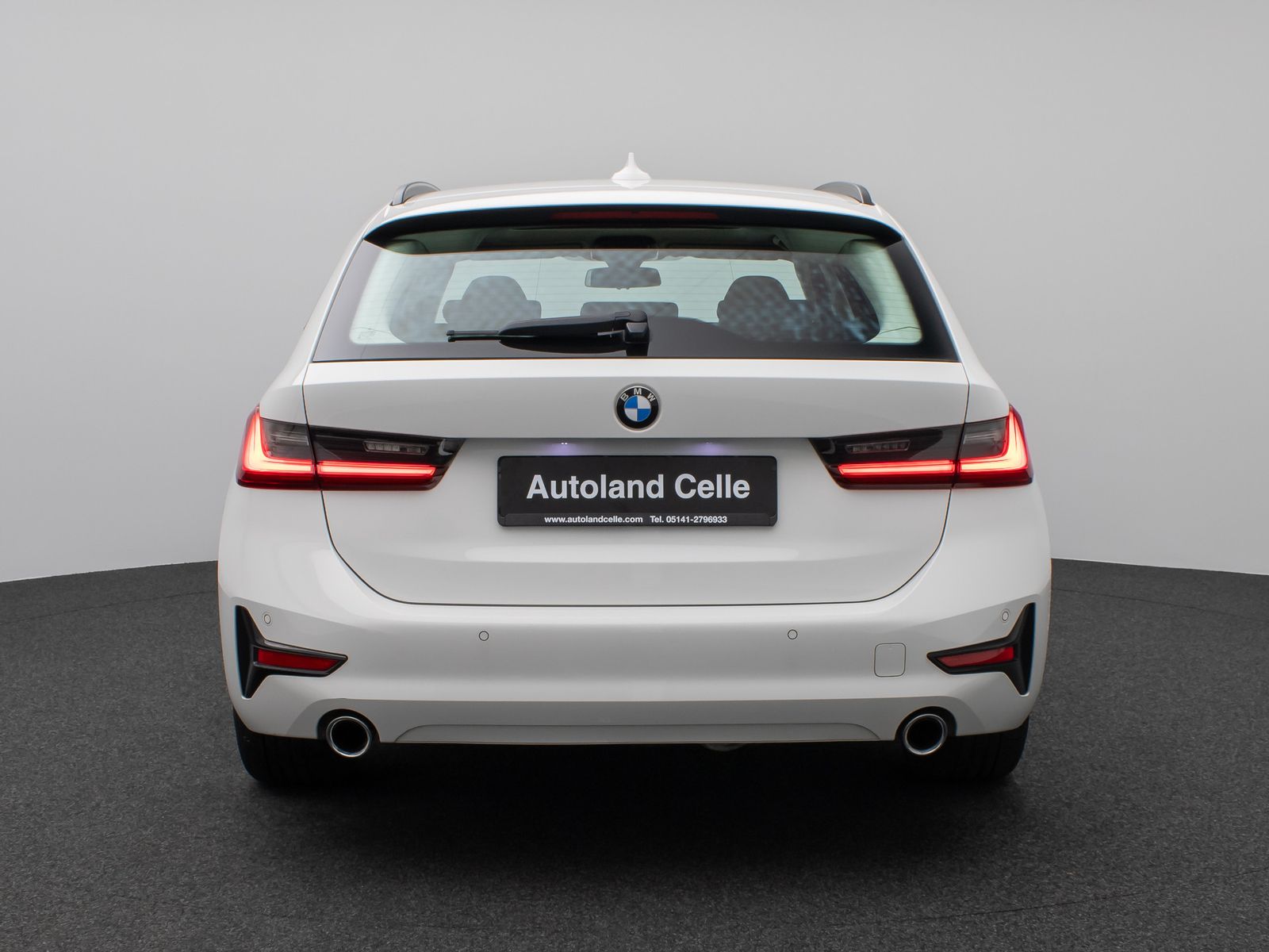 Fahrzeugabbildung BMW 320d Panorama DAB HiFi Stop&Go Alarm AHK PDC