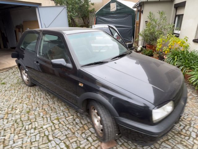 Volkswagen Jetzt schon Oldtimer VW Golf 3 GTI, Bj 199...