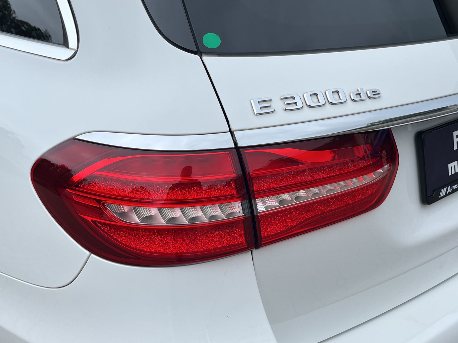 Fahrzeugabbildung Mercedes-Benz E 300 de*AMG Line*LED*ViCo*HUD*SHZ*PDC*Kamera***
