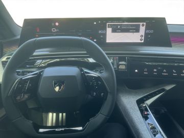 Peugeot 3008 GT 1.2 145 Hybrid Kam.+KeyLess+Navi+SHZ+ACC