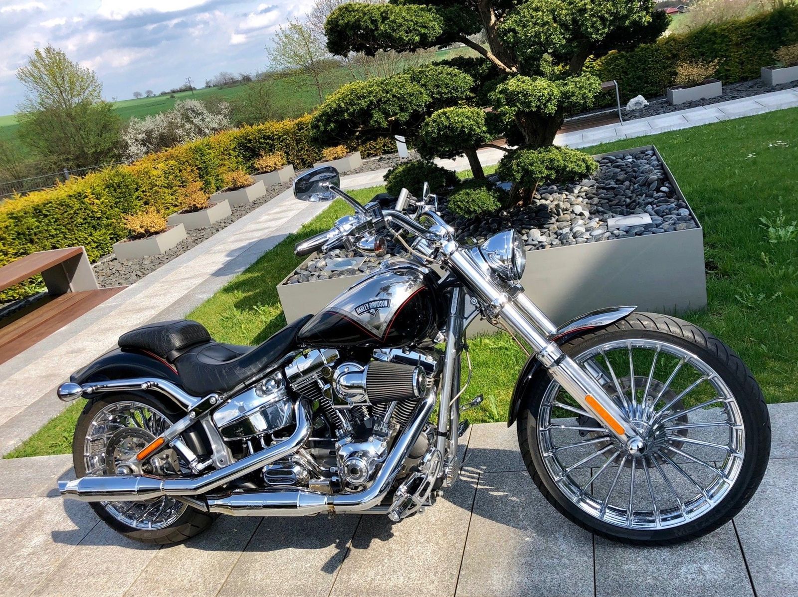 Fahrzeugabbildung Harley-Davidson CVO Breakout FXSBSE
