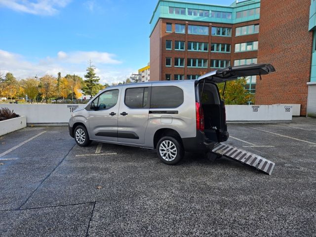 Fahrzeugabbildung Fiat Doblò 4 Kombi XL Rollstuhlgerecht Rollstuhlrampe