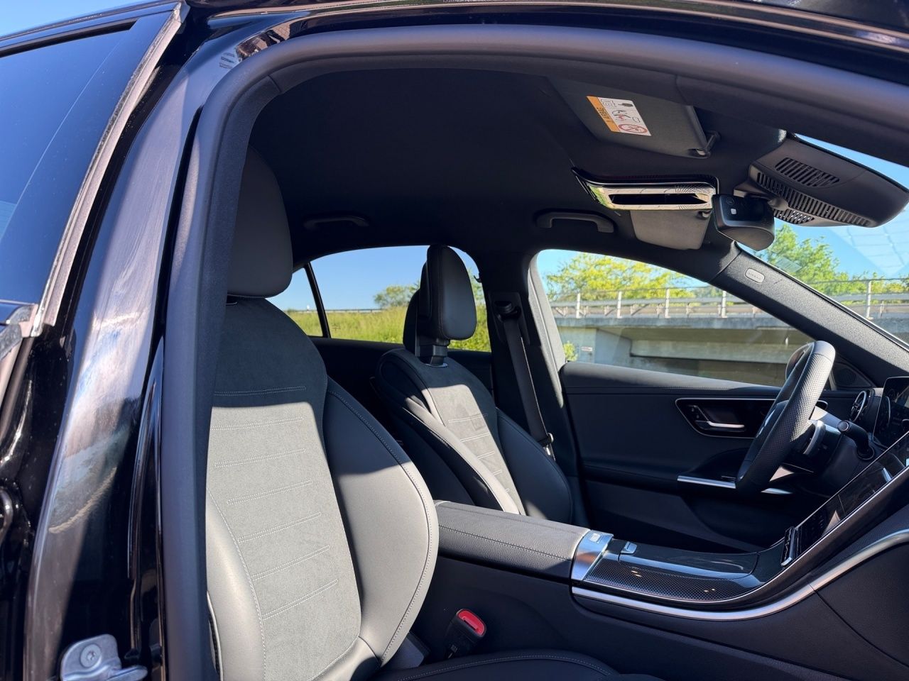 Fahrzeugabbildung Mercedes-Benz C 300 d AMG+NIGHT+AMBIENTE+DISTRONIC+KAMERA