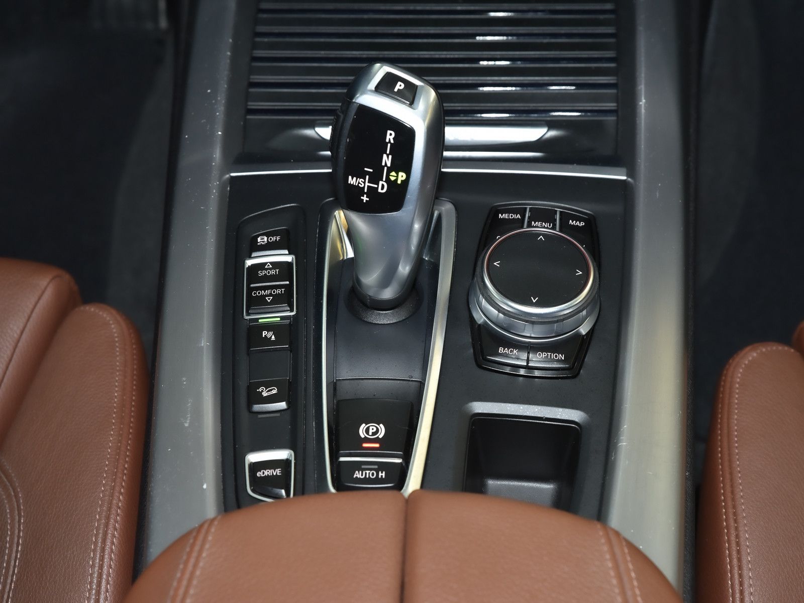 Fahrzeugabbildung BMW X5 40e - NEUER MOTOR mit nur 3.386 Km | Garantie