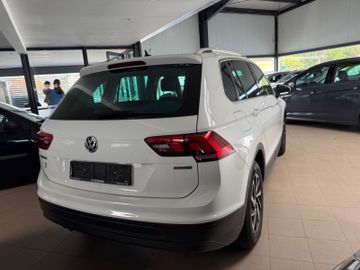 Volkswagen Tiguan - 9