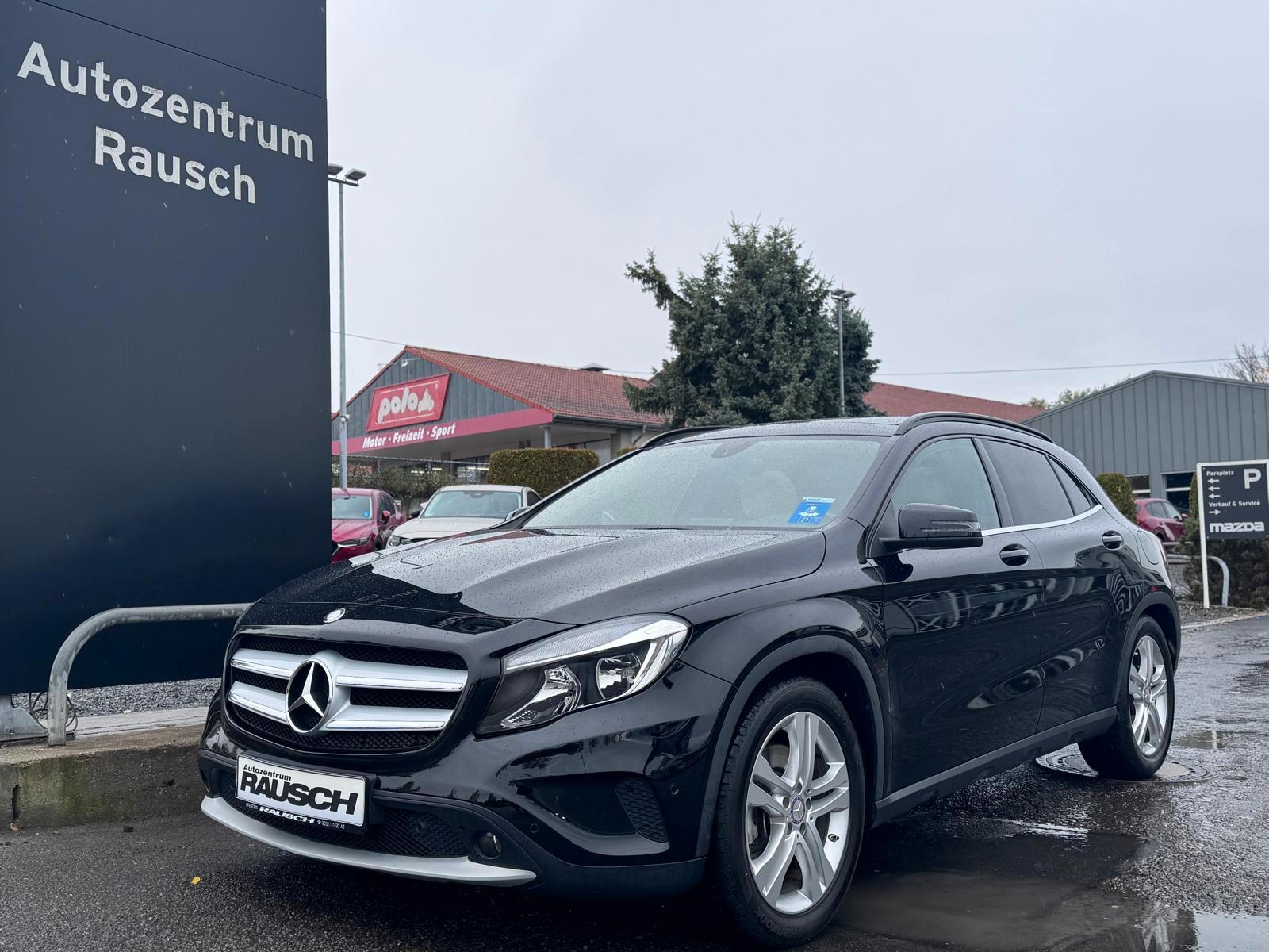 Mercedes-Benz GLA 250 + PANO + SHZ