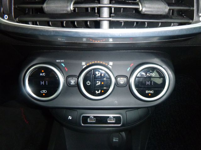 Fahrzeugabbildung Fiat 500X 1.3 GSE, Cross>AUT/Einparkhilfe/TEMP<