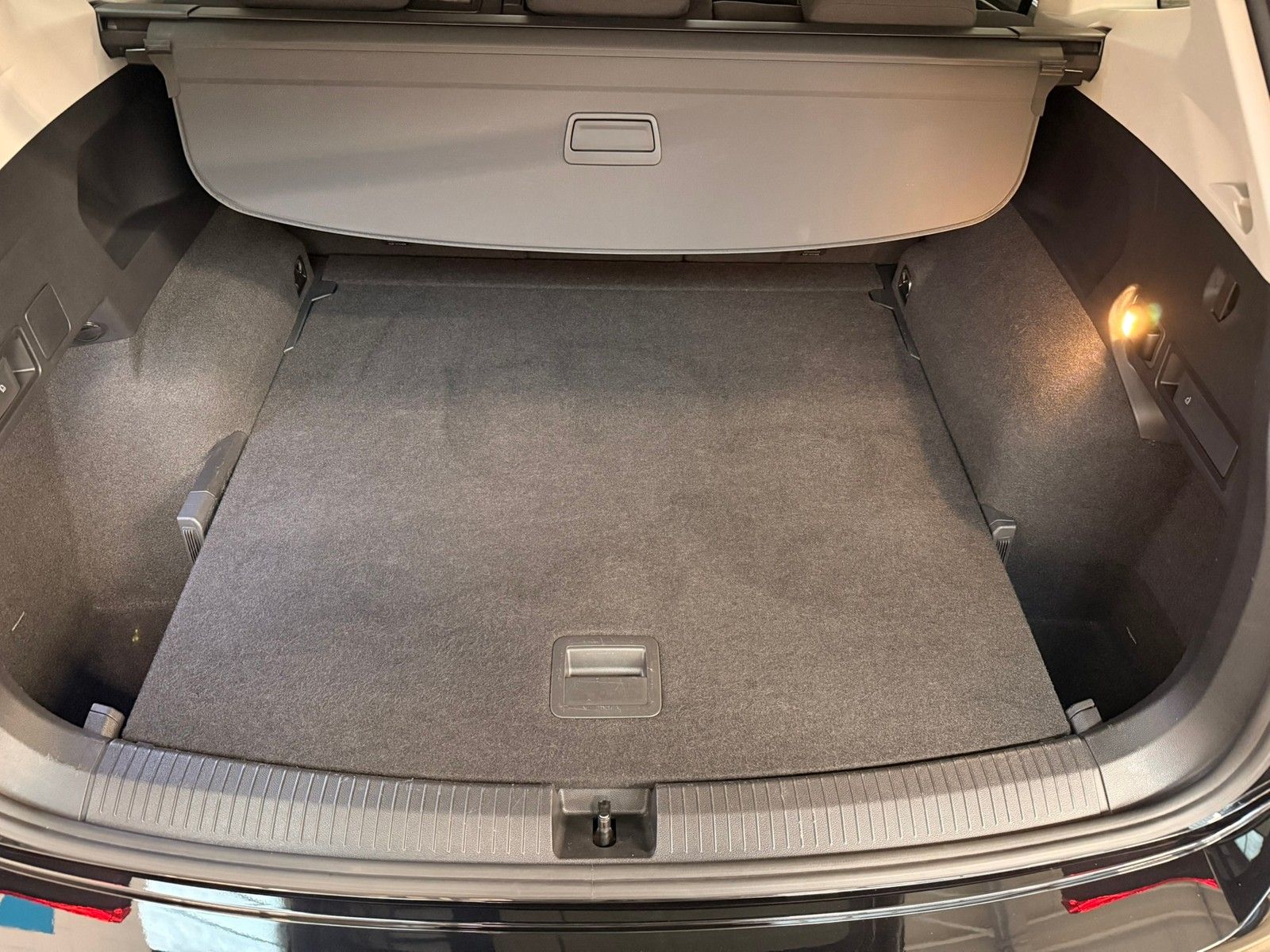 Fahrzeugabbildung Volkswagen Tiguan Alls. 2,0 TDI Eleg. 4Motion + AHK +Kamera