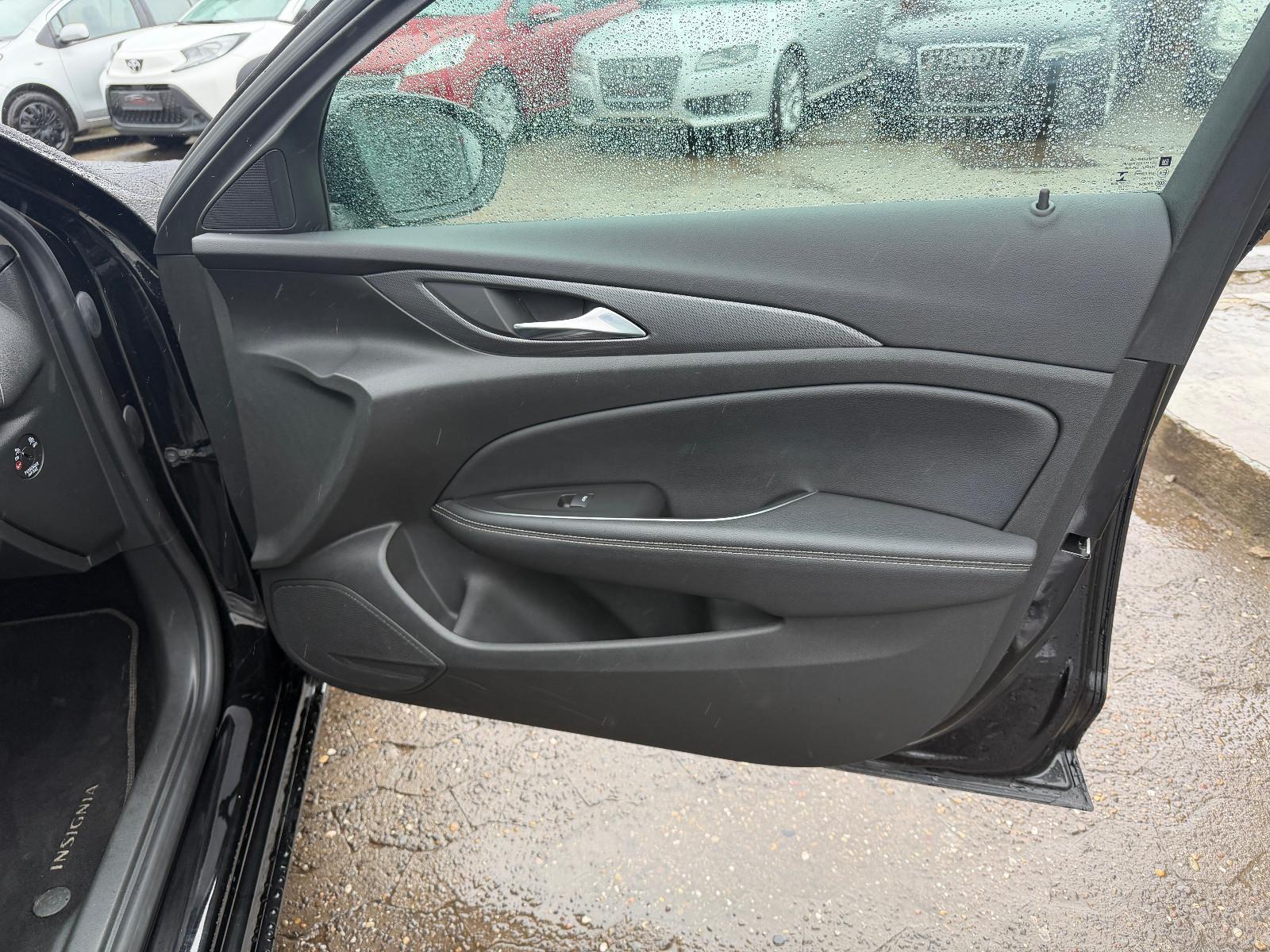 Opel Insignia B 1.5 CDTi Edition Navi LED SHZ PDC AHK