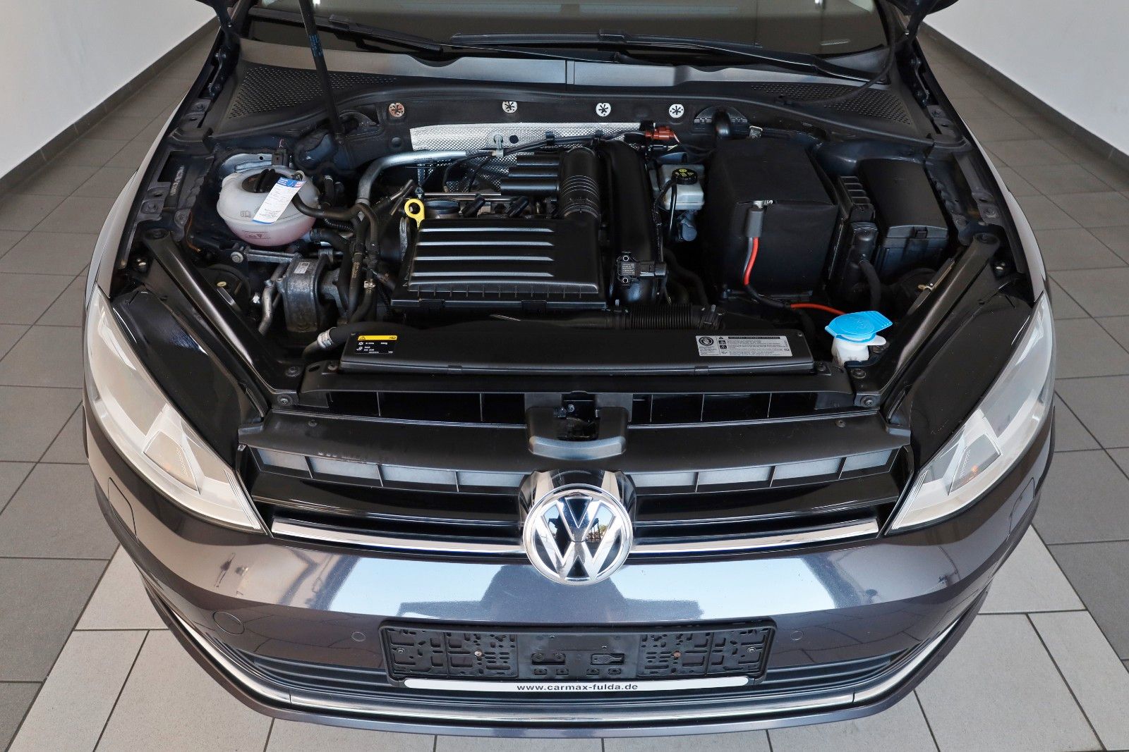 Fahrzeugabbildung Volkswagen Golf VII Lim. Lounge SH,PDC,SR+WR