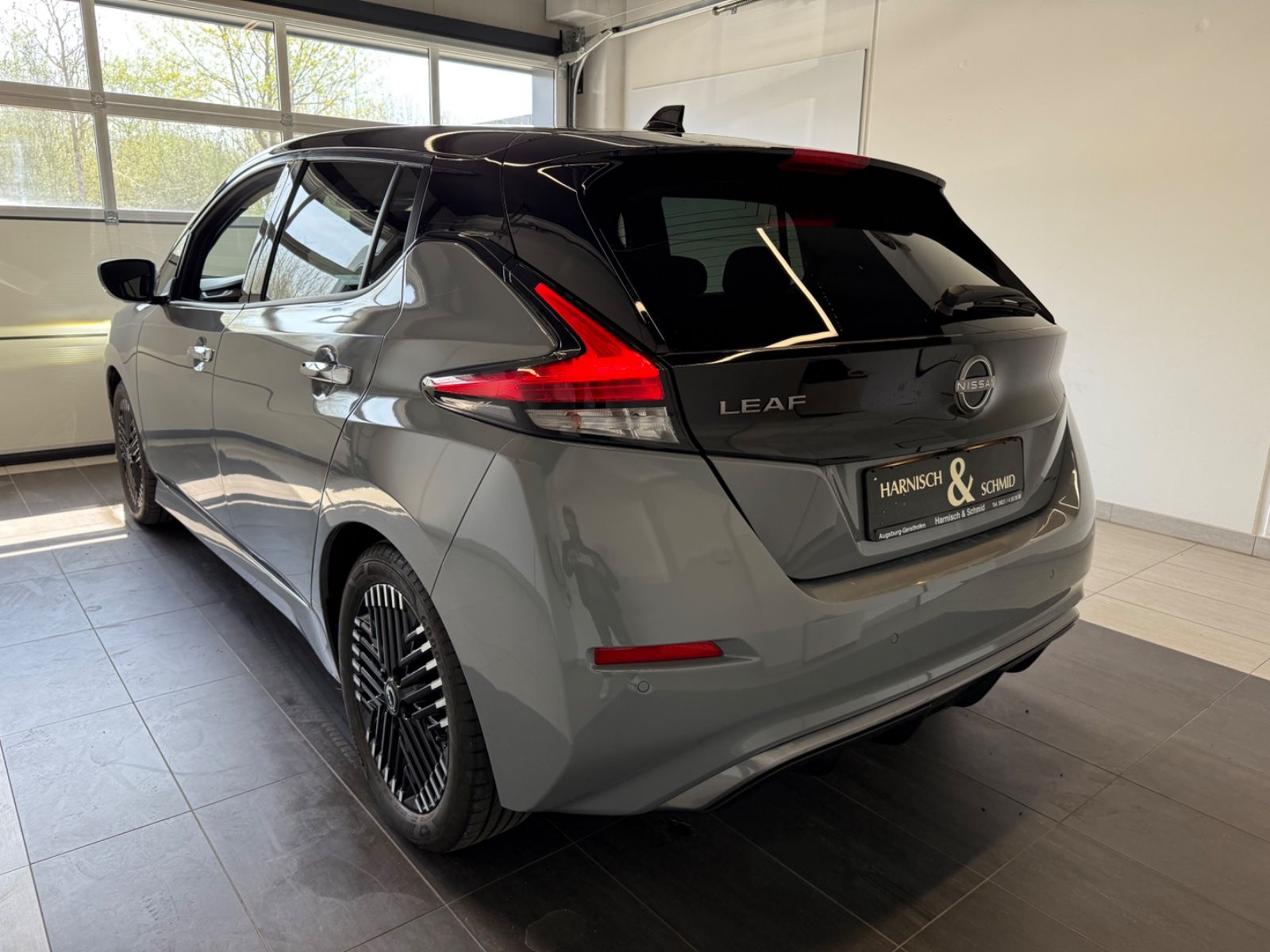 Fahrzeugabbildung Nissan Leaf Tekna Winter-Paket 2-Farb-Lackierung BOSE