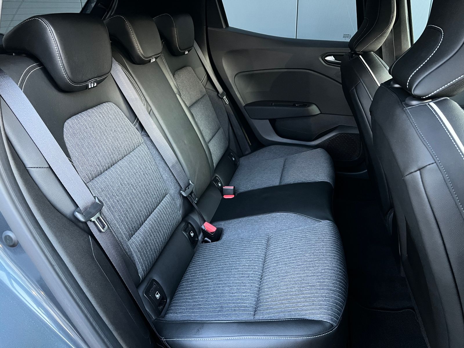 Fahrzeugabbildung Renault Clio V 1.0 TCe 100 Intens