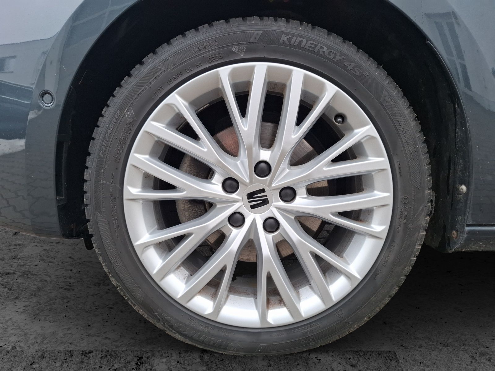 Fahrzeugabbildung SEAT Leon ST eTSI Xcellence DSG LED Navi AHK VC ACC R