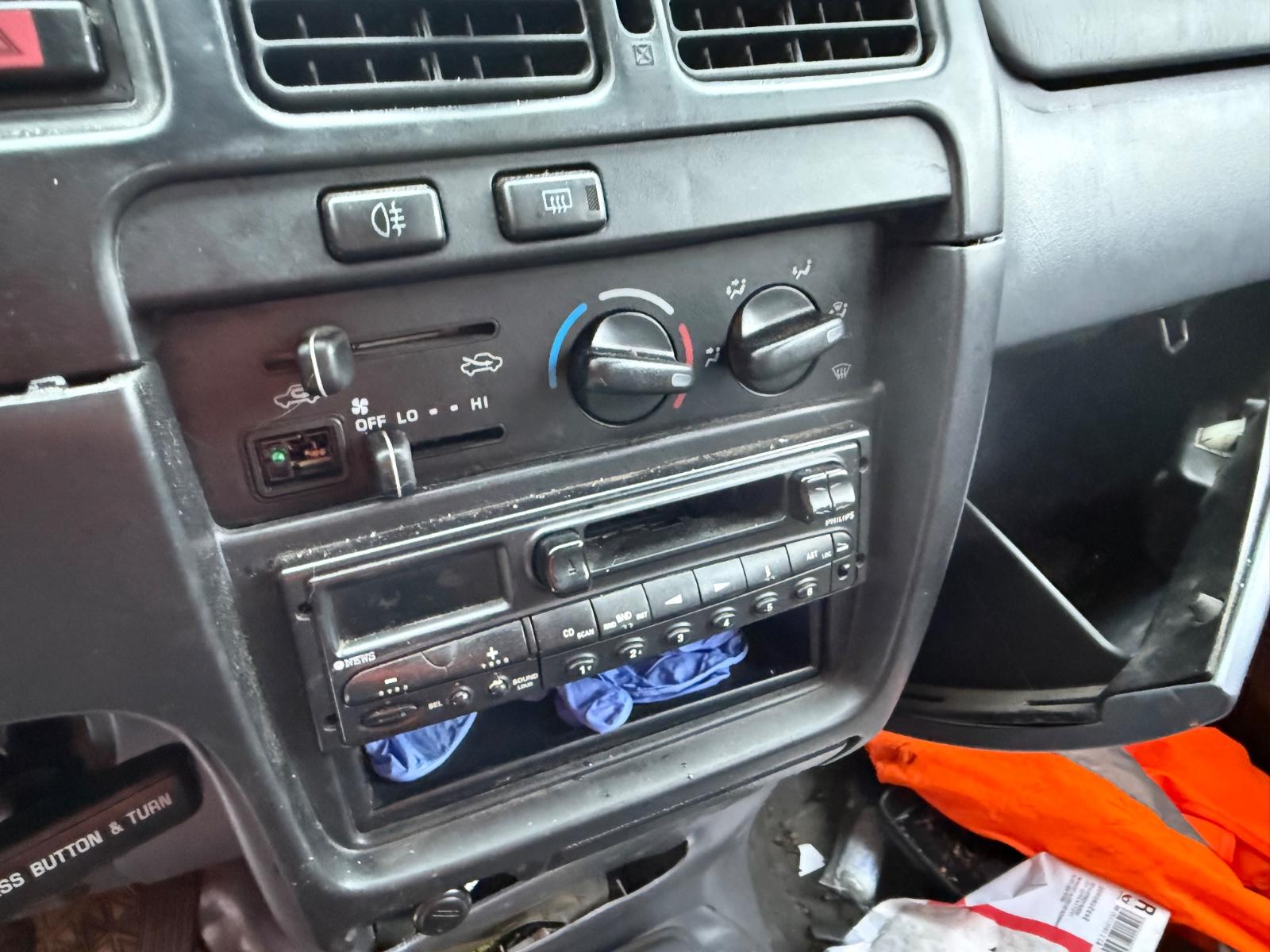 Toyota Hilux 2005 — photo 8