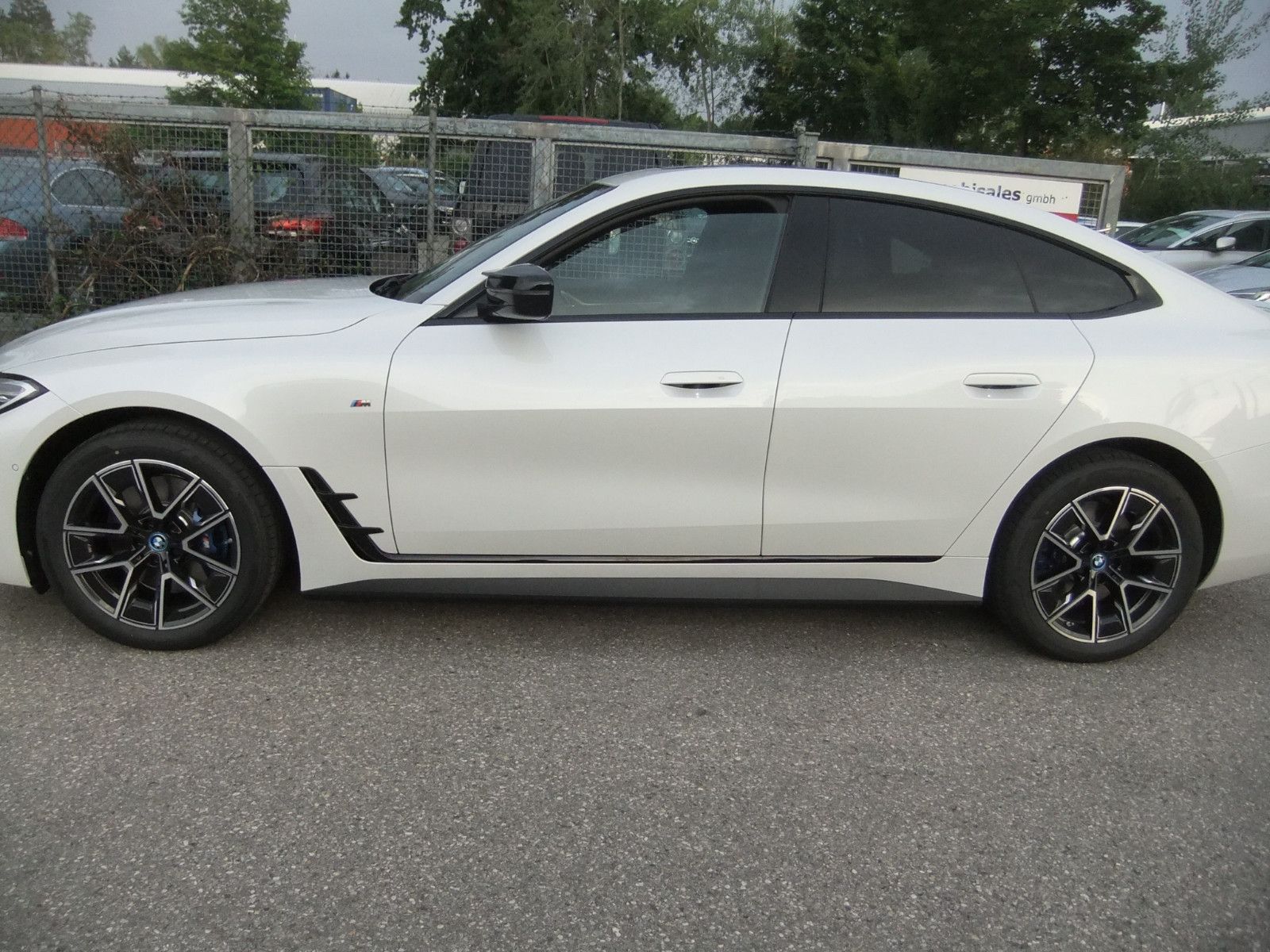 BMW i4 Gran Coupe M50 Schiebedach AHK 99,5% SOH foto 2