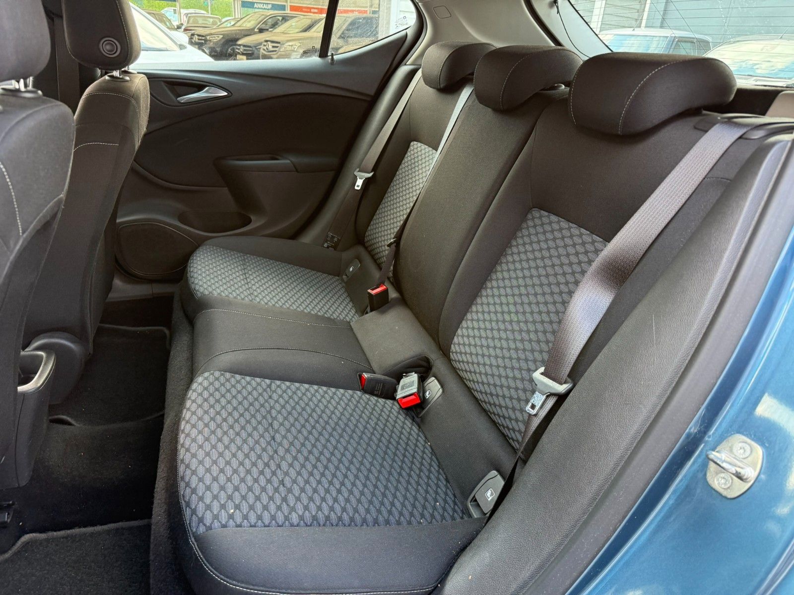 Fahrzeugabbildung Opel Astra K Lim. 5-trg. Business Start/Stop