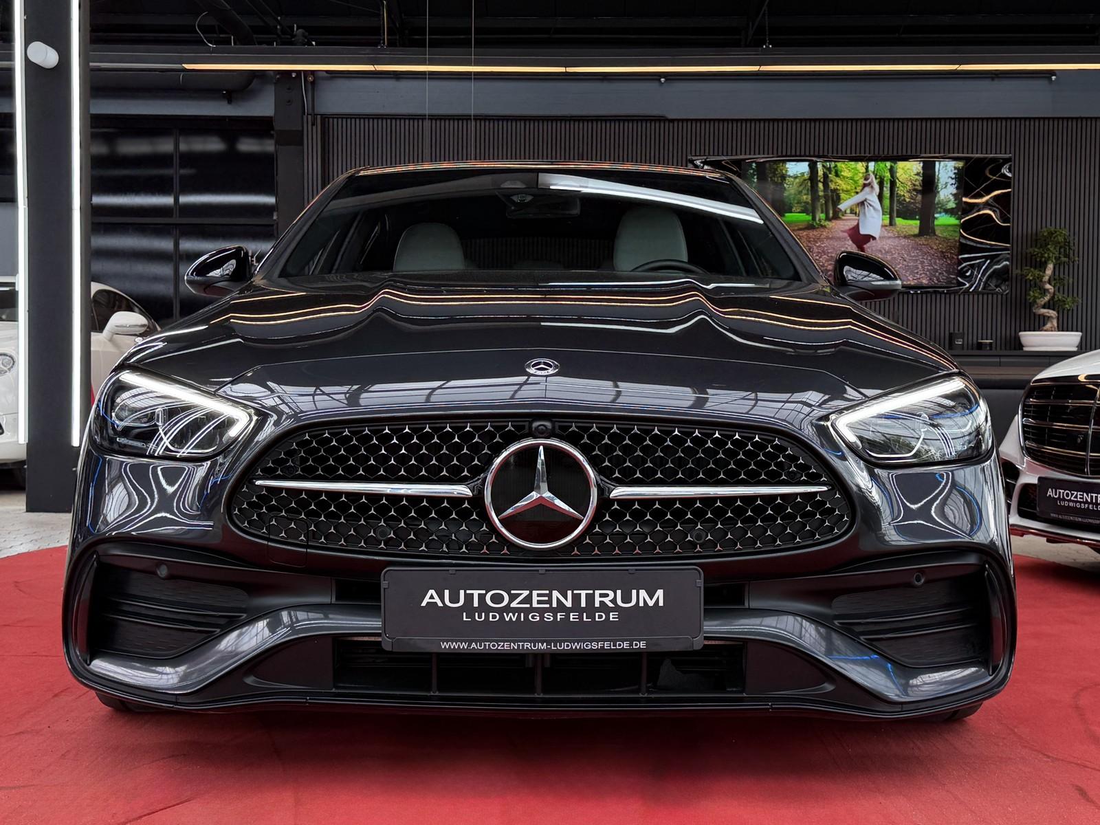 Mercedes-Benz C 300 d AMG-LINE/NIGHT PAKET/LED/SHZ/CARPLAY/PDC