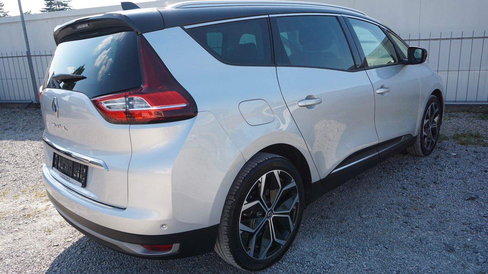 Fahrzeugabbildung Renault Renault Scenic IV Grand Techno, Kamera, LED
