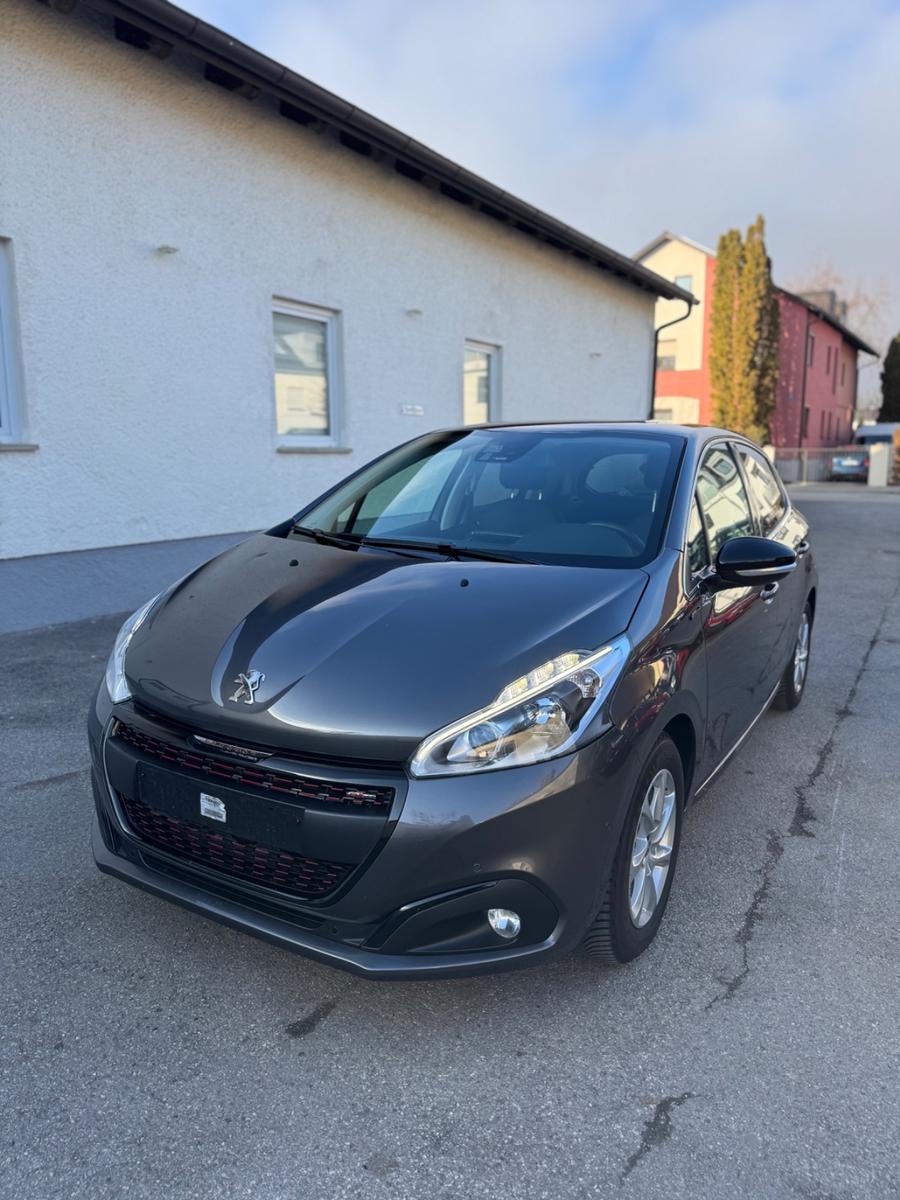 Peugeot 208 Allure GT Line Automatik Vollausstattung