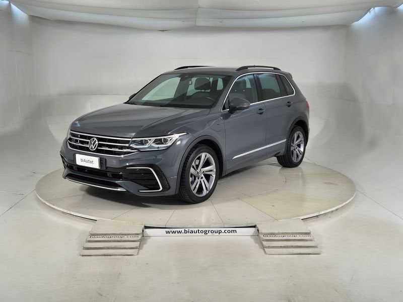 Volkswagen Tiguan - 1