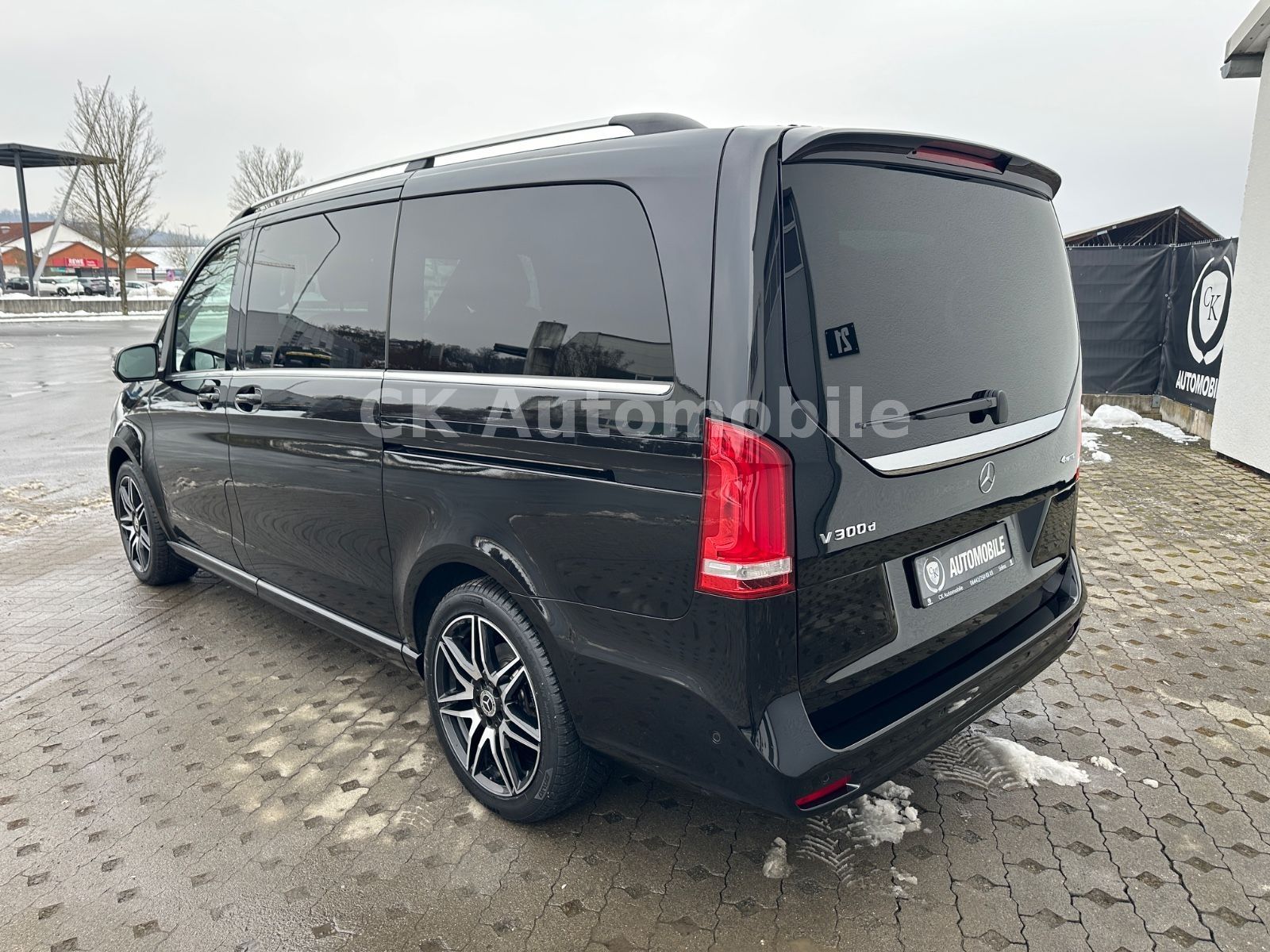 Fahrzeugabbildung Mercedes-Benz V 300 Avantgarde Edition AMG-LIne 4Matic Lang