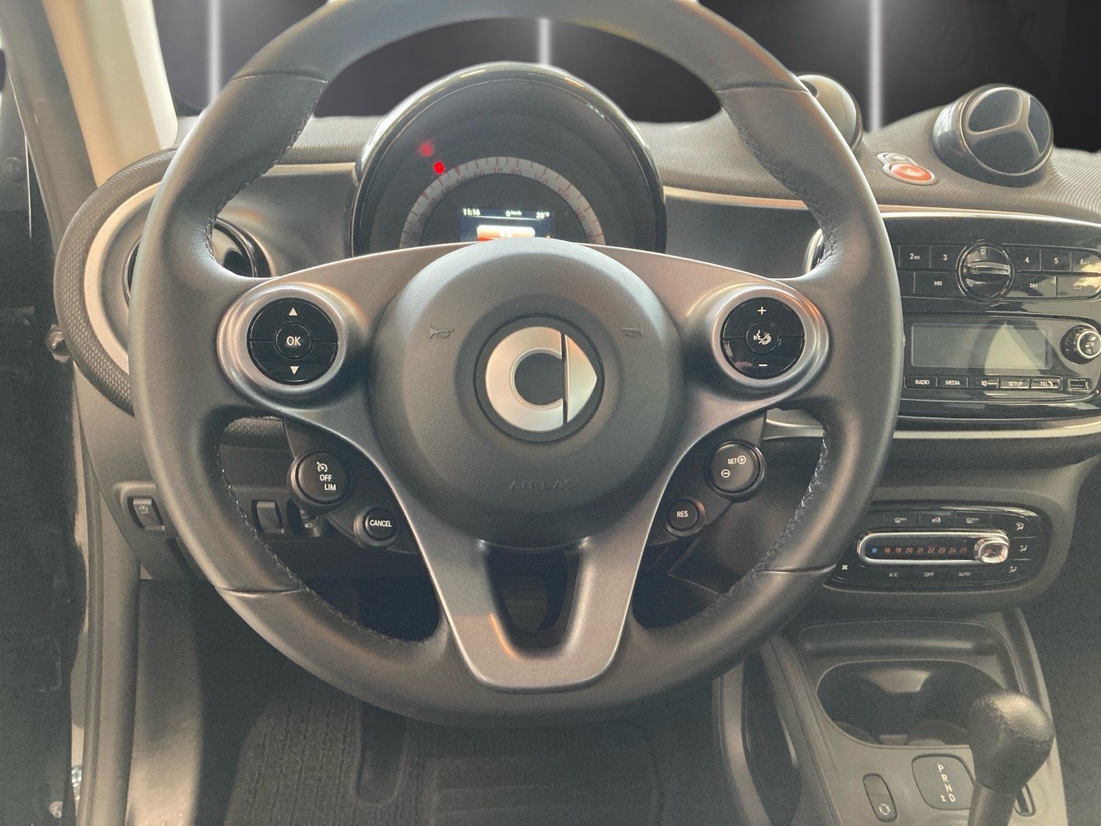 Fahrzeugabbildung Smart fortwo coupe*prime*Automat*Pano*SHZ*Cool&Audio*