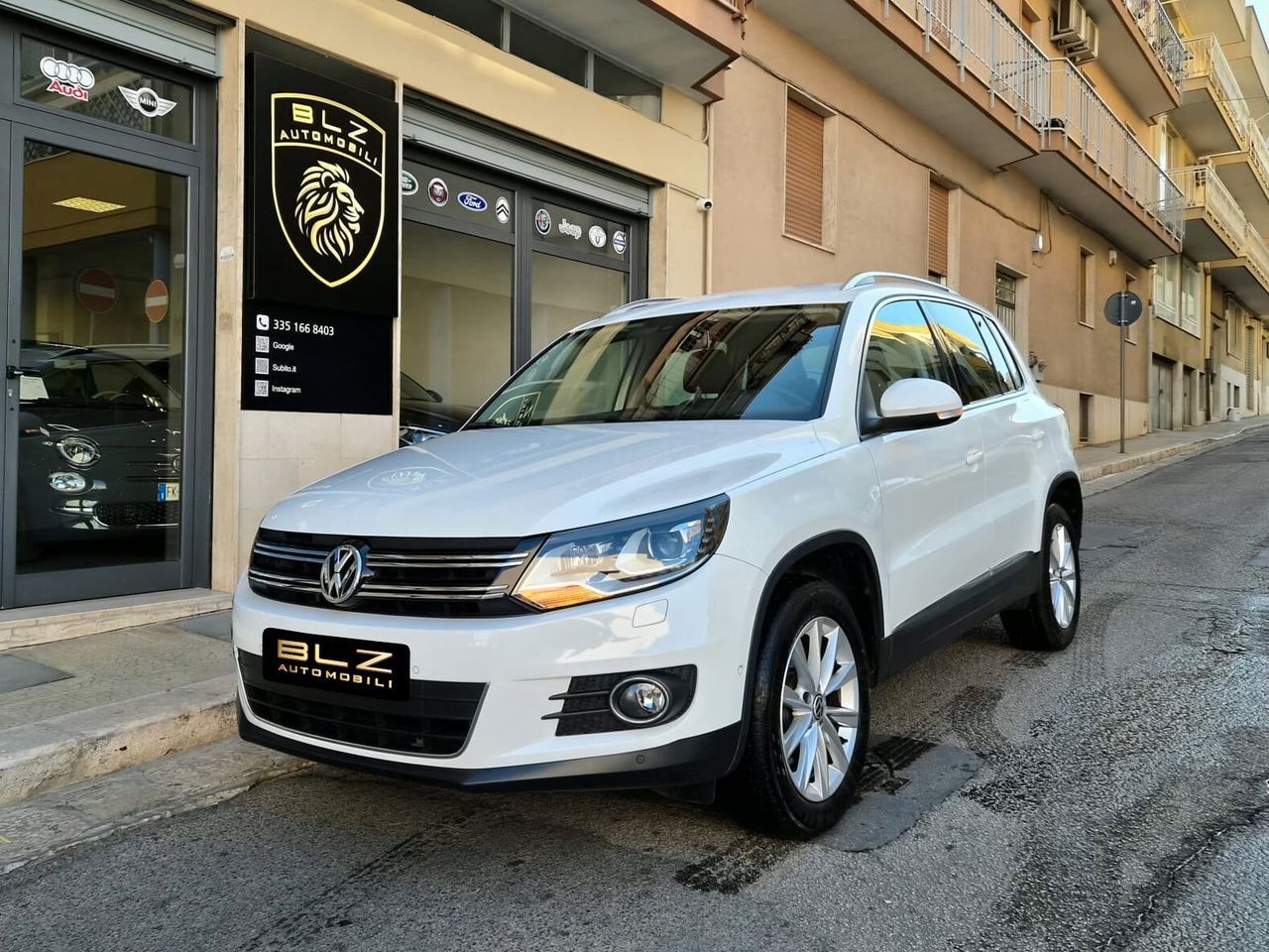 Volkswagen Tiguan - 1