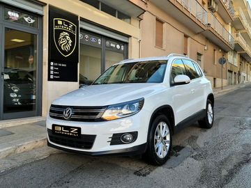 Volkswagen Tiguan - 1