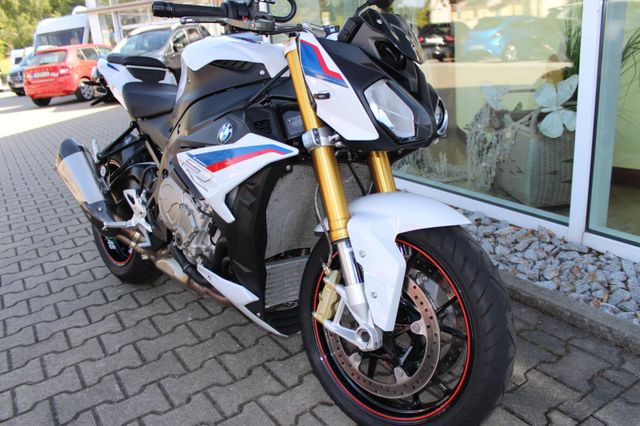 BMW S 1000 R HP + Akrapovic