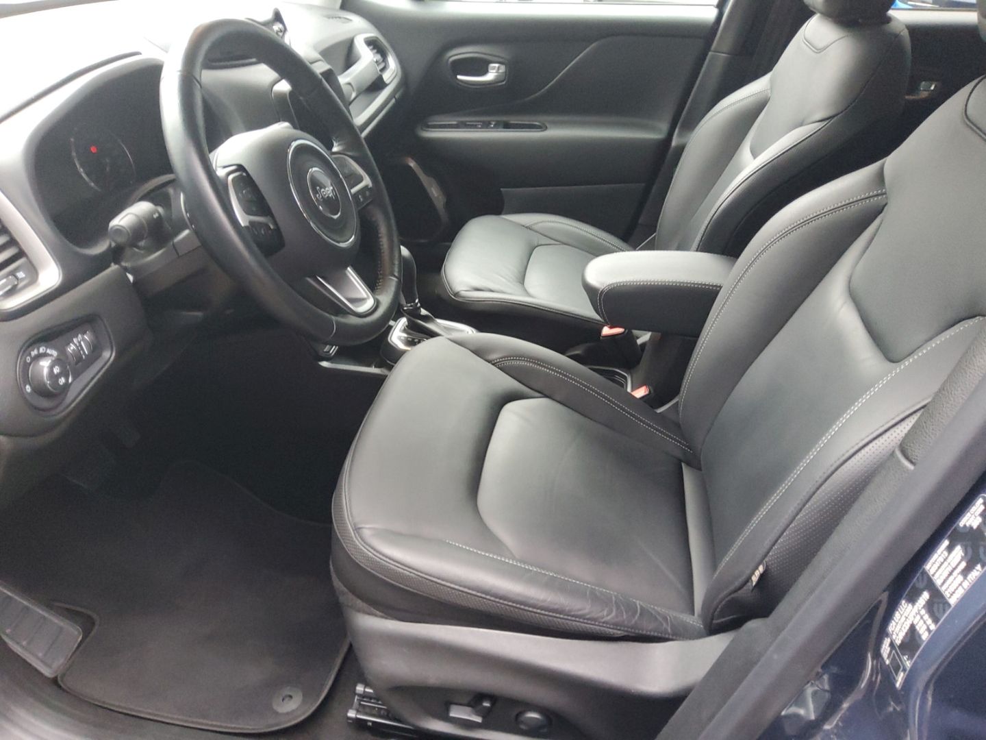 Fahrzeugabbildung Jeep Renegade S-Edition Navi Winterpaket