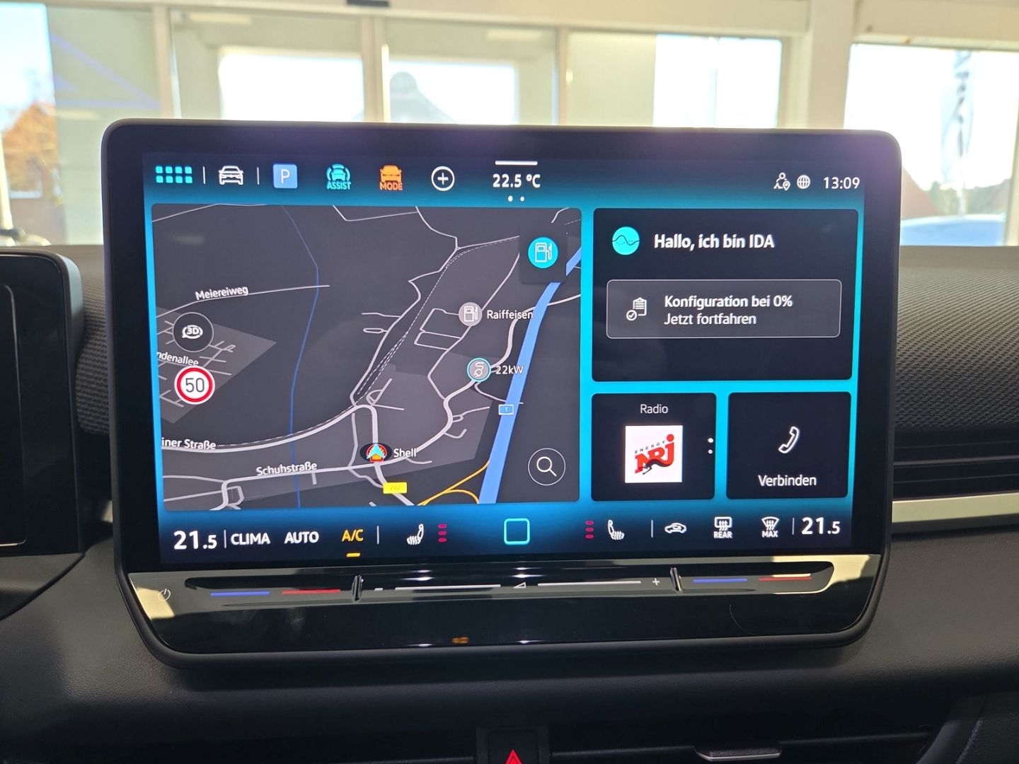 Fahrzeugabbildung Volkswagen T-Roc R-Line 1.5 eTSI DSG HUD Navi Digitales Coc
