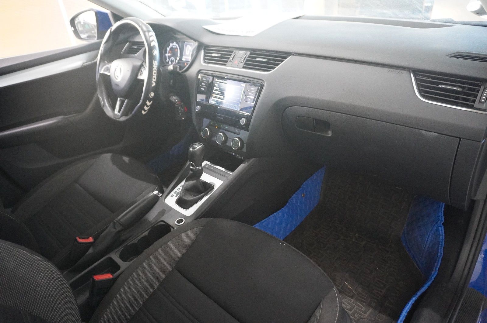 Fahrzeugabbildung SKODA Octavia Combi 1.5 TSI AMBITION 7-DSG LED/SHZ/AHK