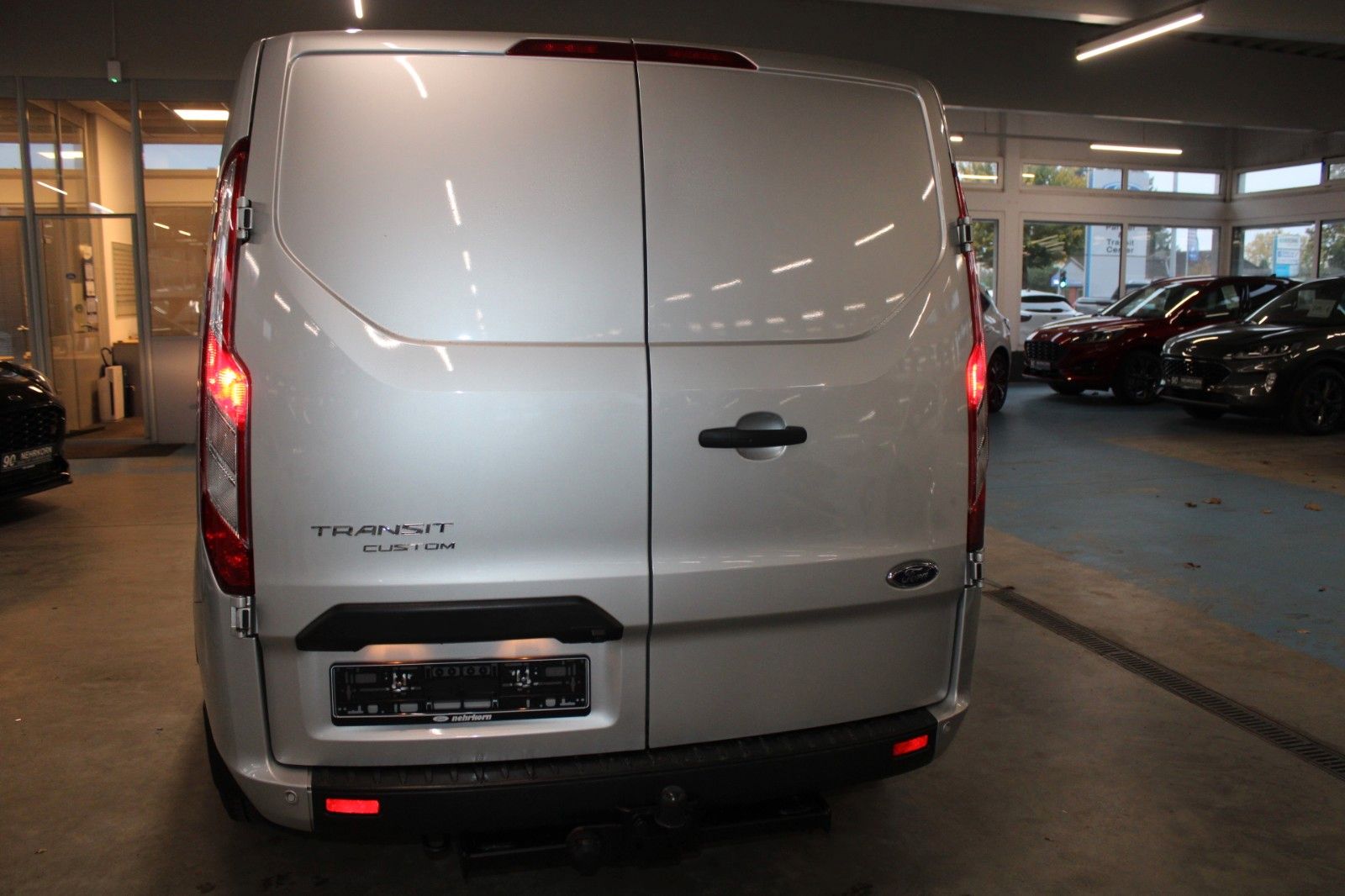 Fahrzeugabbildung Ford Transit Custom TREND KLIMA AHK Dachträger