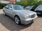 Mercedes-Benz E 240 ELEGANCE Automatik 86000km Scheckheft - Mercedes-Benz E 240 mit Benzin-Antrieb