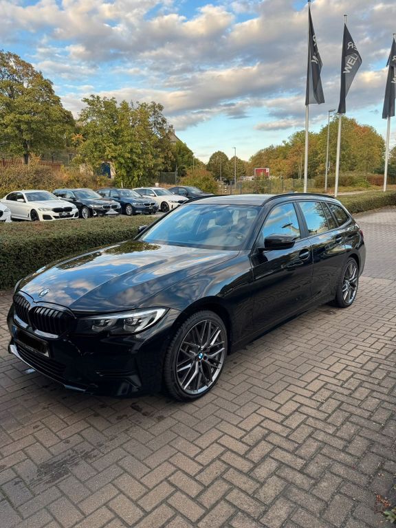 Image of BMW 320