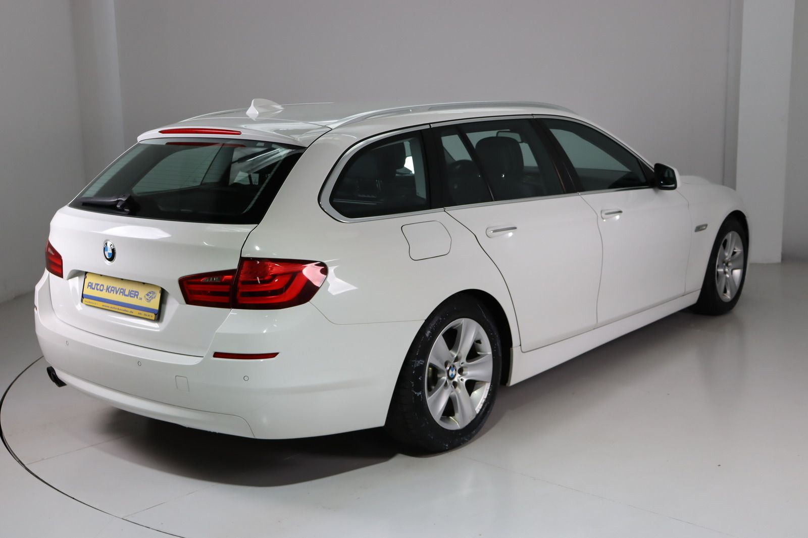 Fahrzeugabbildung BMW 525 d Touring * Navi * Bi-Xenon * Keyless *