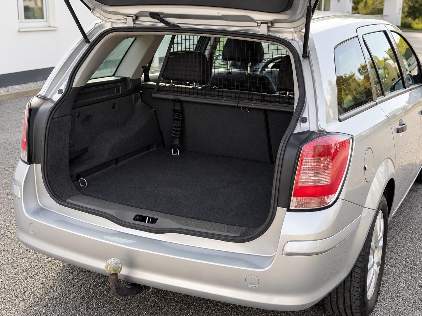 Opel Astra 2009 — photo 8