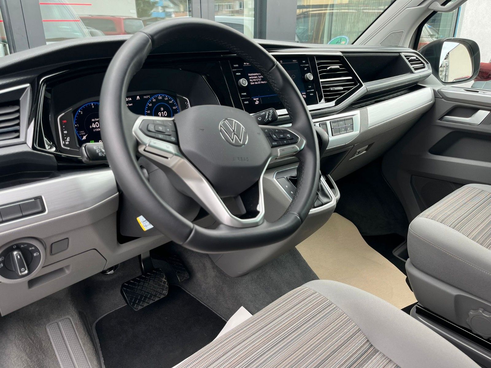 Fahrzeugabbildung Volkswagen T6 California 2.0TDI 4Motion Beach Camper