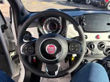 Fahrzeugabbildung Fiat 500 Lounge DAB Uconnect Temp. CarPlay uvm