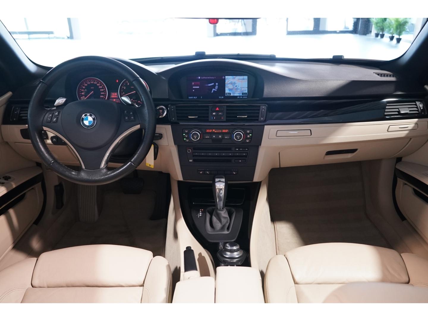 BMW 330 i Cabrio Memo Comfortpak. Leder 19''HIFI Key