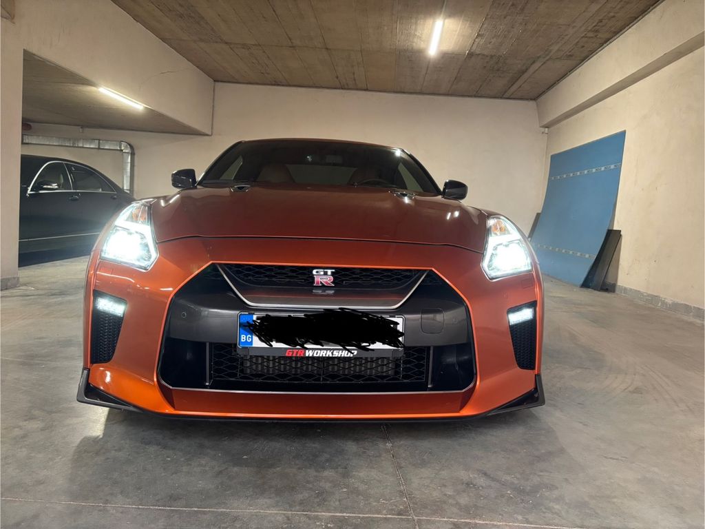 Nissan GT-R