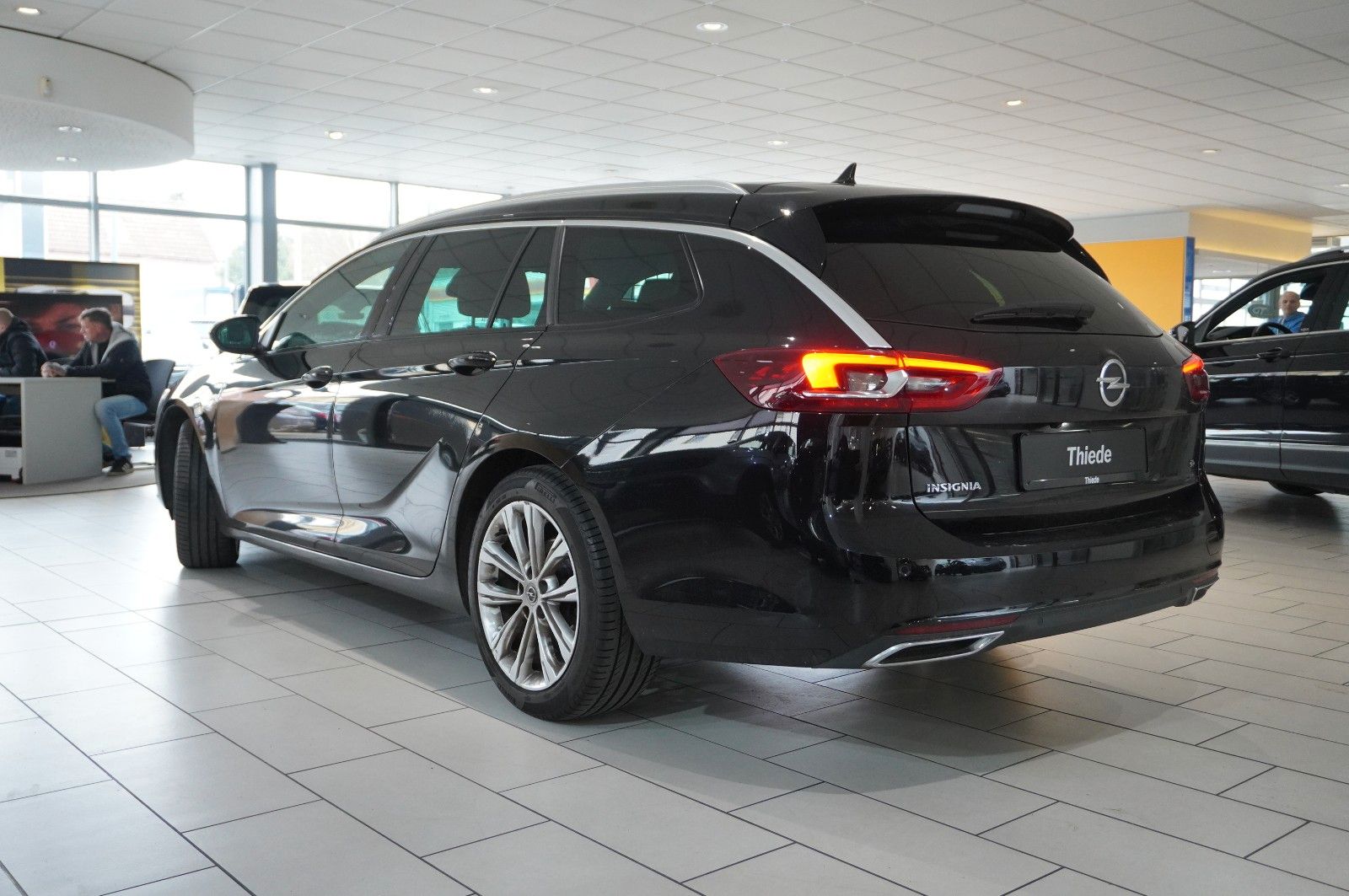 Fahrzeugabbildung Opel Insignia B ST 2.0D BUSI. 4X4 NAVI/LED/KAMERA/DAB