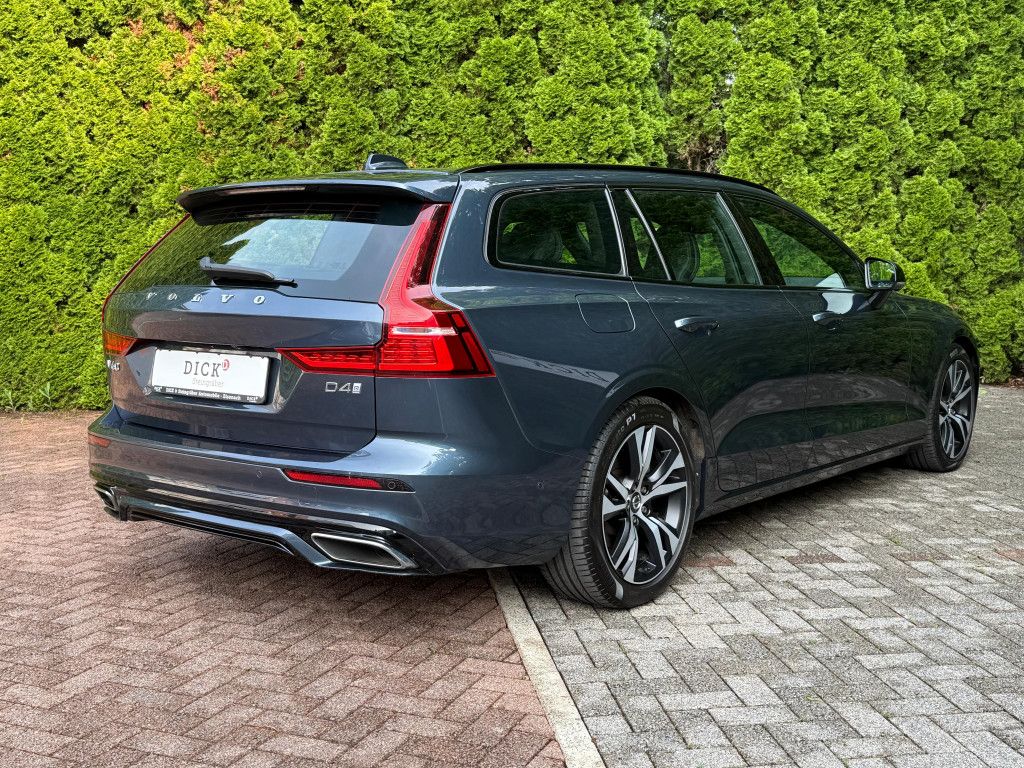 Fahrzeugabbildung Volvo V60 D4 Aut. R Design LED+NAV+AHK+SHZ+PANO+360°+