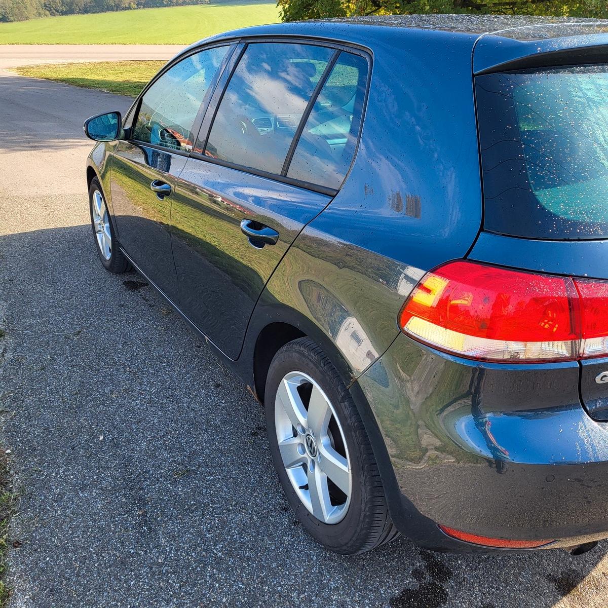 Volkswagen Golf 2011 — engine 1.197 cm³, 105 HP (77kW)