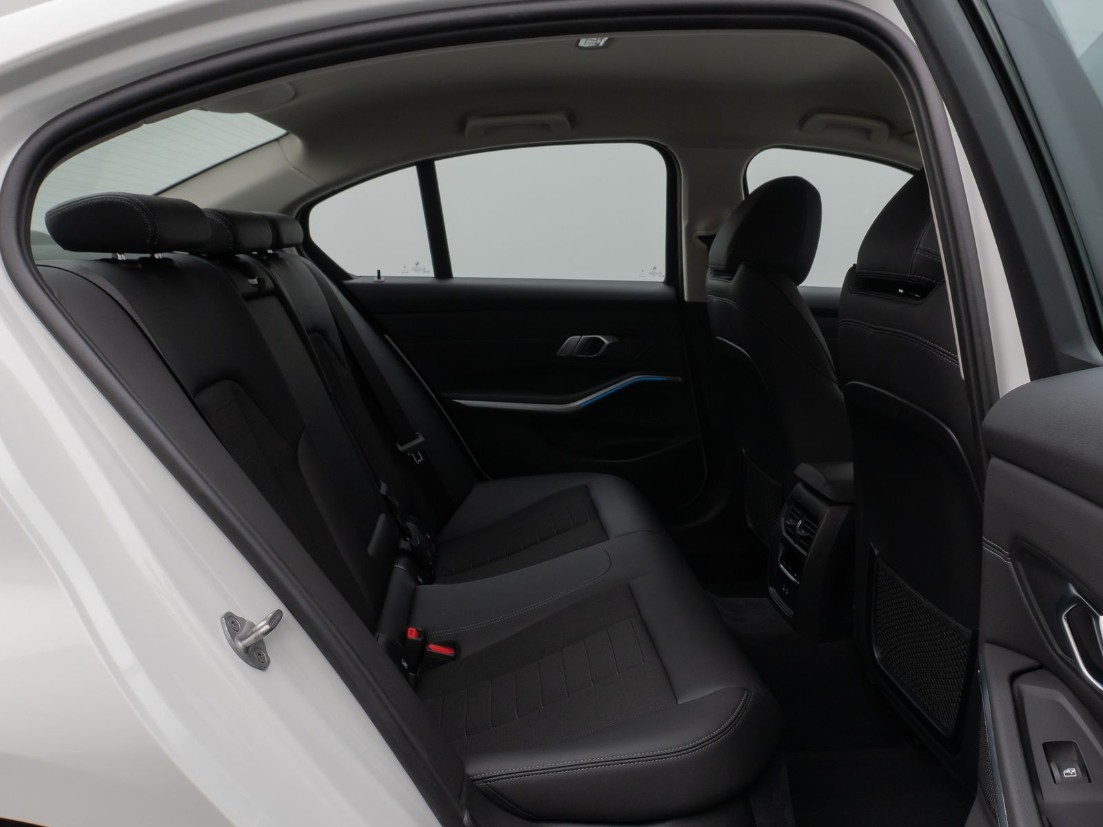 Fahrzeugabbildung BMW 320i xD DAB CockPit+ PDC DrivingAssit AHK Sport